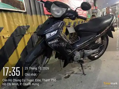 Черный мотоцикл Suzuki Revo Smash 110cc