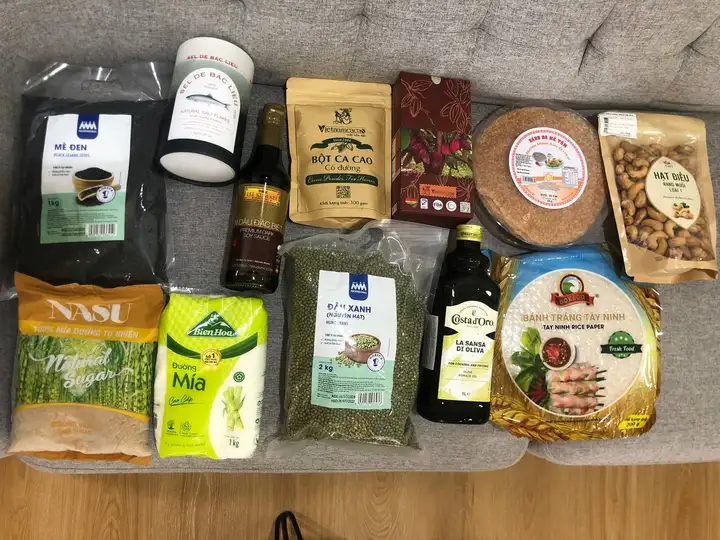 Продукты питания (крупы, соусы, масло, чай)