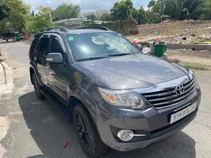 Toyota Fortuner 2015, 1 привод, бензин, стандарт, серый