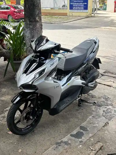 Honda Air Blade 2021 серебристо-черный