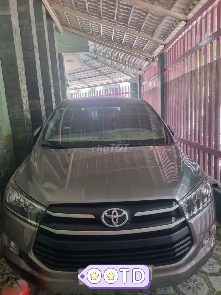 Toyota Innova 2.0E 2019 серый серебристый 7 мест