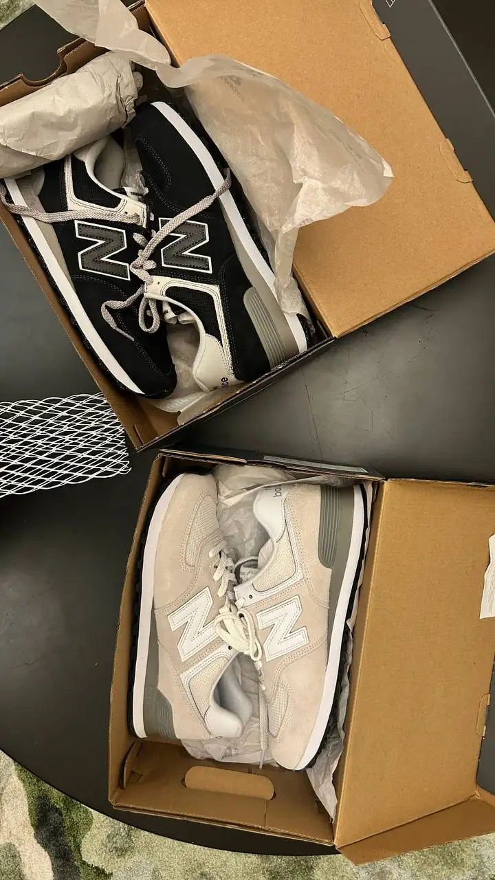 New Balance кроссовки, 2 пары, размер 42 EUR