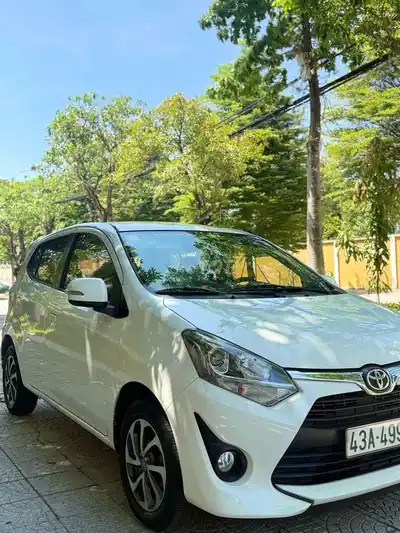 Тойота Виго 2019 Белая автоматическая 28 000 км
