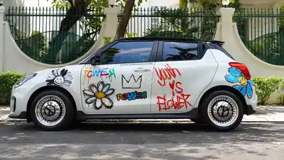 Белый автоматический хэтчбек Suzuki Swift