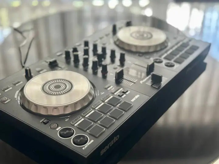 DJ контроллер Pioneer DDJ-SB3