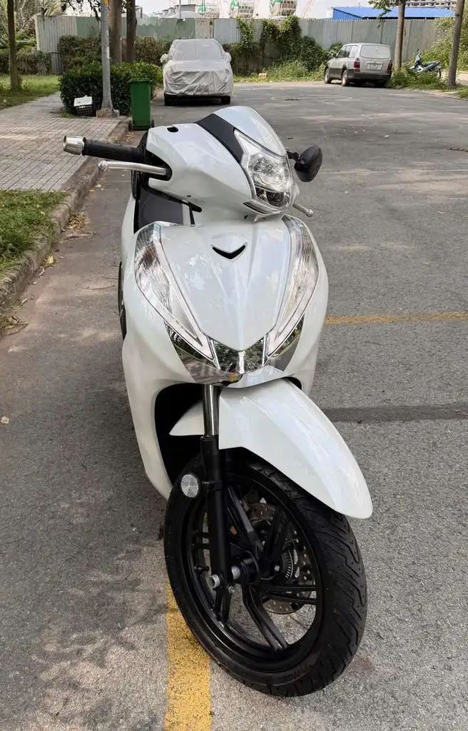 Honda SH 300i White Sporty