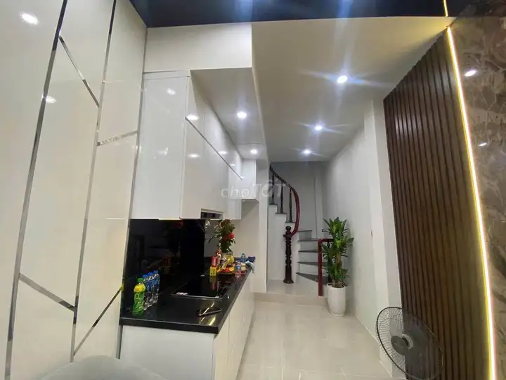 Cho thuê nhà nguyên căn Thụy Khuê, 5 tầng, full đồ