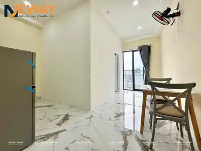1-комнатная квартира с балконом и мебелью у Etown Cong Hoa