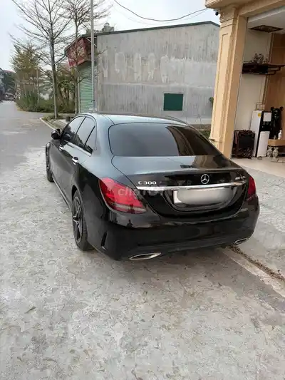 Mercedes-Benz C300 AMG 2020 Черный 80000 км