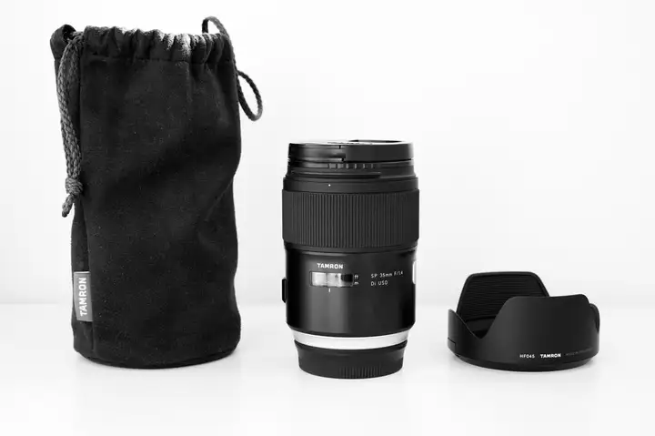 Объектив Tamron 35mm f/1.4 Di USD