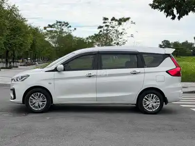 Suzuki Ertiga 2022 МКПП 1.5 Hybrid бензин-электро