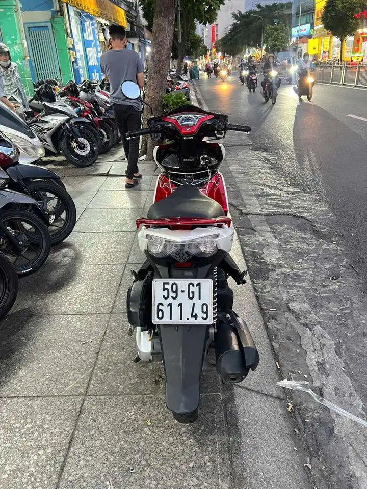 Honda Air Blade 2014 красно-белый