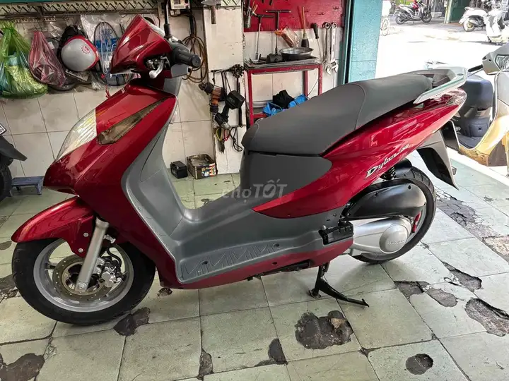 Honda Dylan 150, красный, скутер