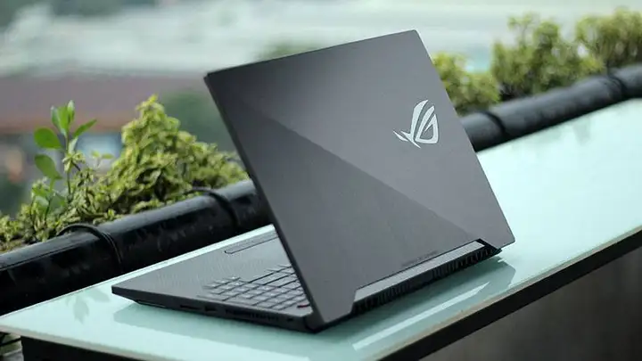 Игровой ноут Asus ROG Strix Scar