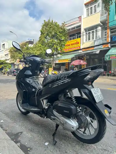 Honda Air Blade черного цвета