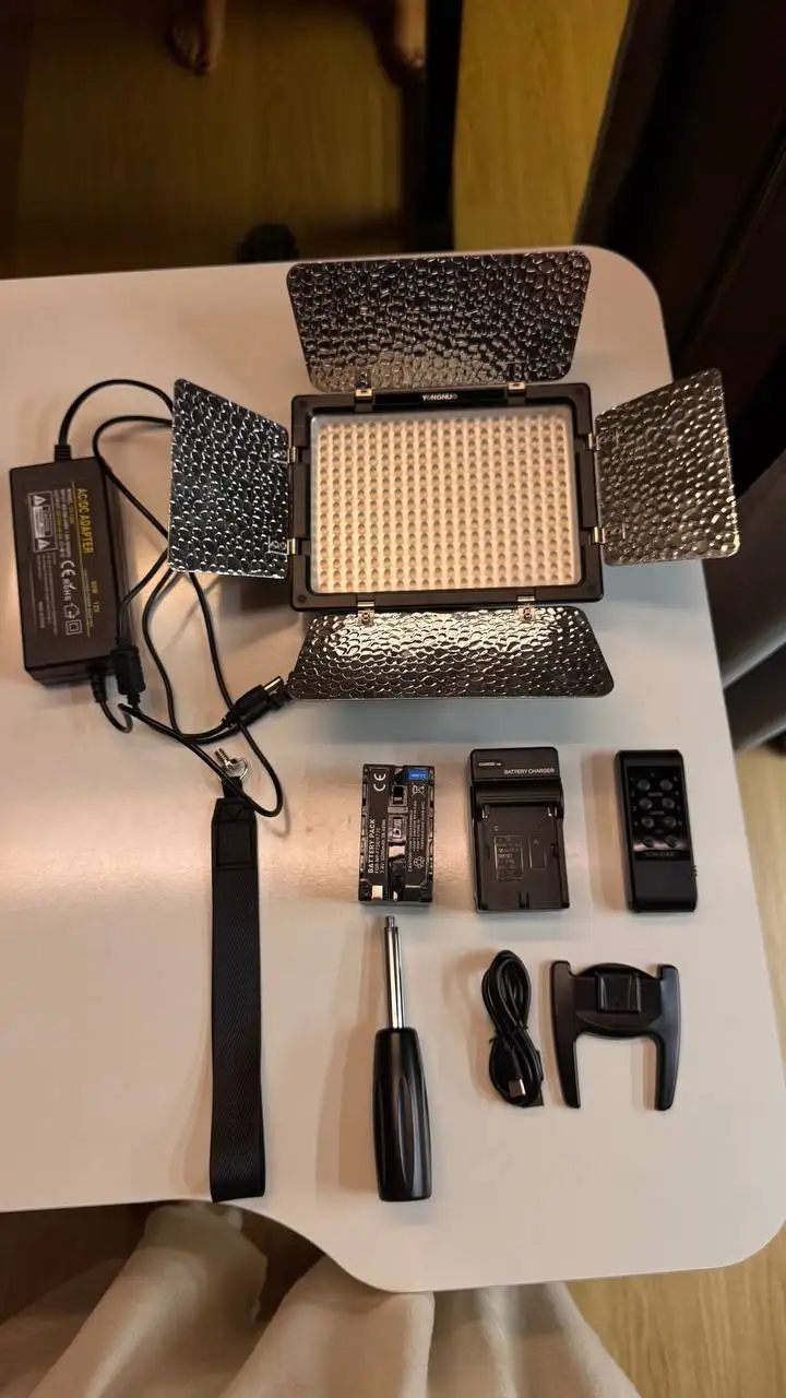 LED-панель Yongnuo YN300III Pro