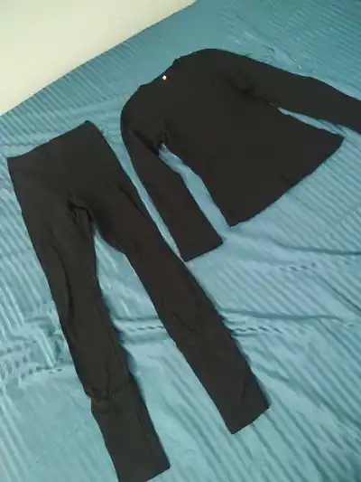 Леггинсы HKMX, футболка H&M, термокомплект, тапули EVA