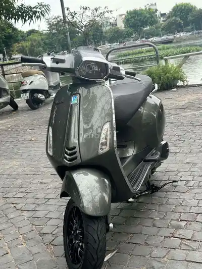 Vespa Sprint 2018 iGet ABS серый титан в отличном состоянии