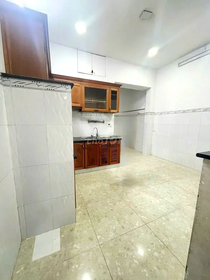 Дом Тан Фу, 3 спальни, 4 санузла, терраса, аллея для машин, Тан Сон Ньи, 4x14м