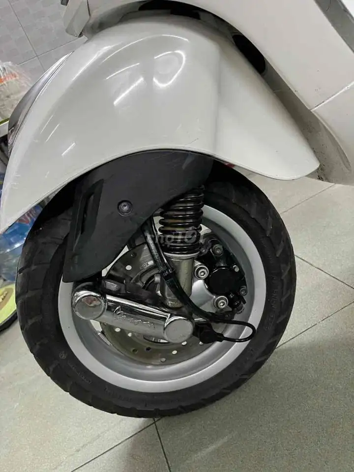 Piaggio Vespa 125cc Белый