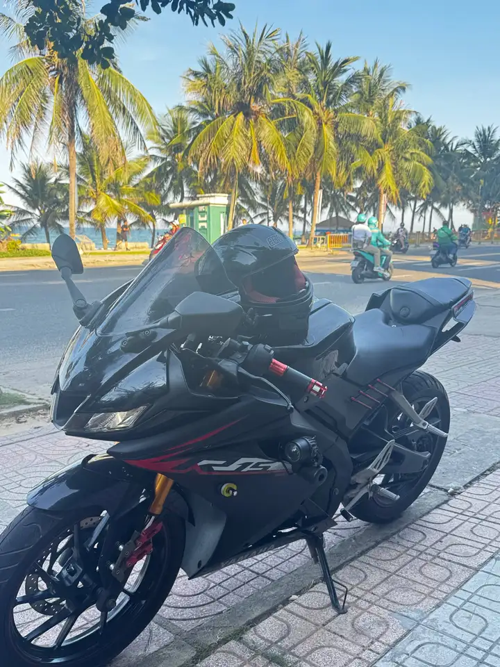 Yamaha R15 V3