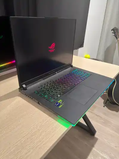 ASUS ROG Strix SCAR 18 (G834) 18" 2,5K Mini-LED RTX 4090