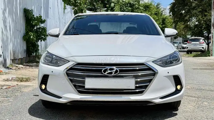Hyundai Elantra 2.0 GLS Sport 2018 Белый 68000 км