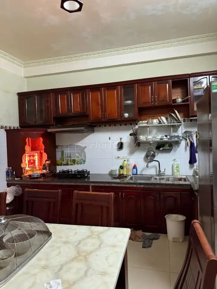 Дом 2 этажа, фасад улицы 5.5м - район Нгуен Фуок Тан, Кам Ле