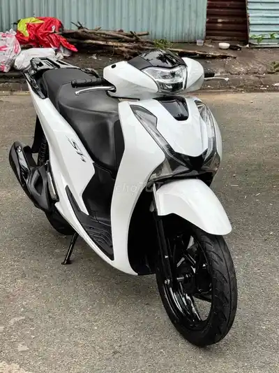 Honda SH 150i ABS 2018 бело-черный спортивный