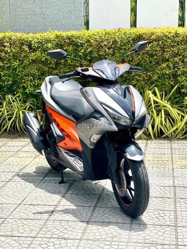 Yamaha NVX 125 ABS 2019 Серебристо-оранжевая юбилейная версия
