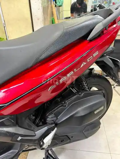 Хонда Airblade 125 2021 красный черный Вьетнам