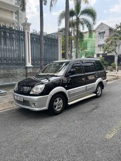 Mitsubishi Jolie 2005, МКПП, черный и серебристый