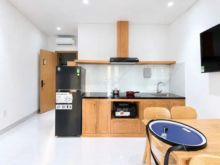 Новая 100% квартира с 1 спальней и мебелью у реки Хан, с балконом