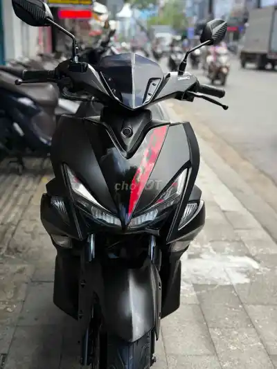 Yamaha NVX 155cc Smartkey черный, красный