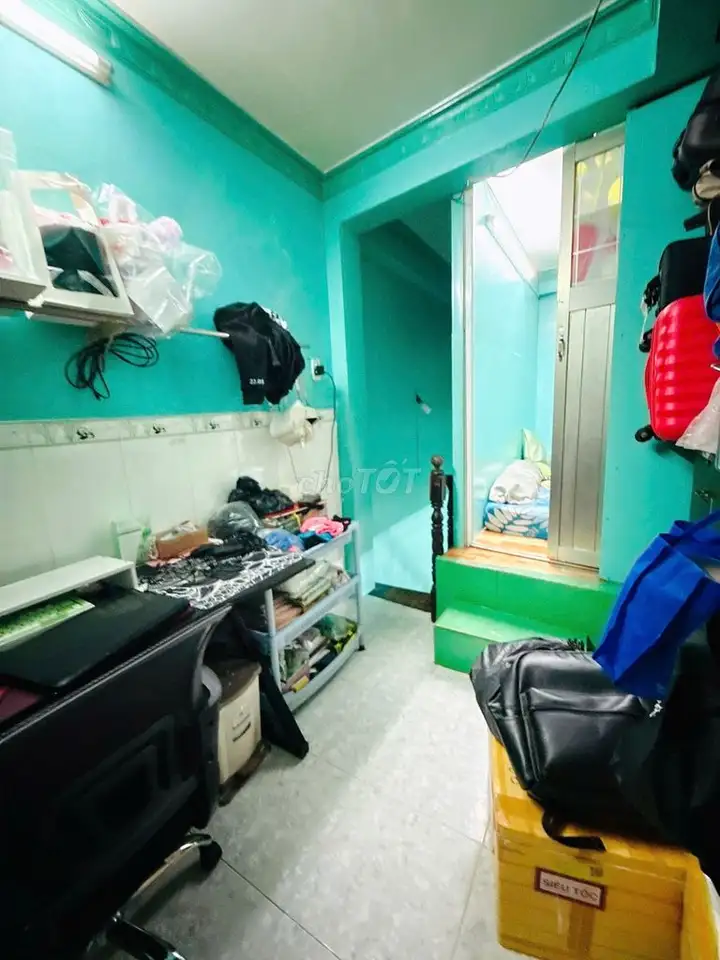 Дом, 2 этажа, 20м от ул. Нгуен Зуй, округ 12, район 8