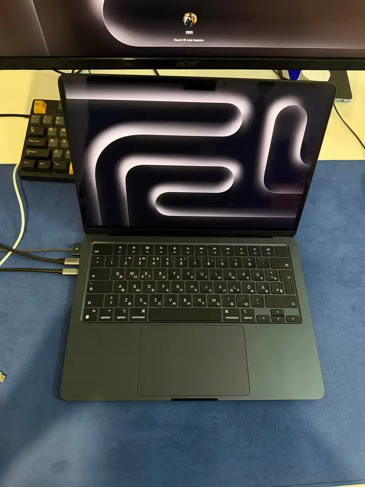 MacBook Air M3 13” 16/256GB