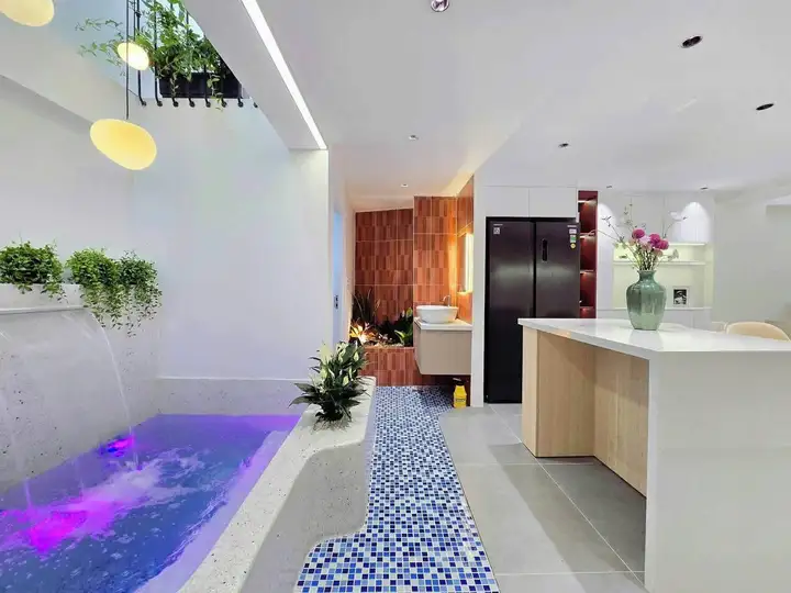 Аренда дома 3 этажа, 3 спальни, 4 WC, 72 м2
