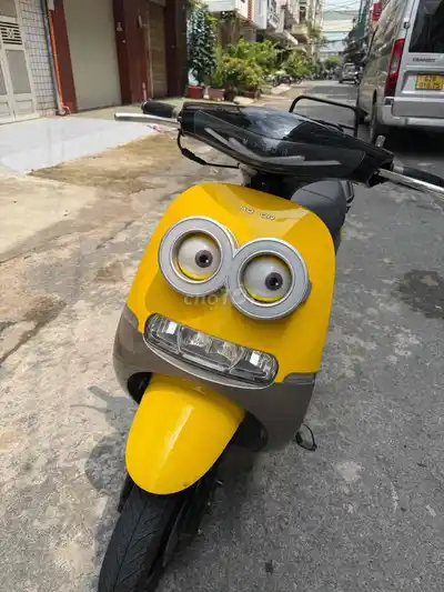 Скутер Gogo Minion 50cc желтого цвета
