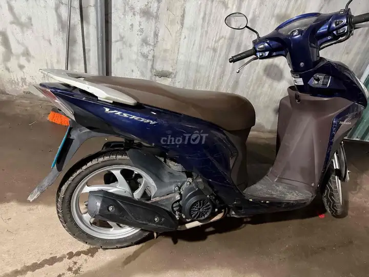 Honda Vision синего цвета