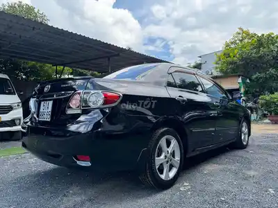 Toyota Corolla Altis 2014 2.0V чёрная 110 тыс. км