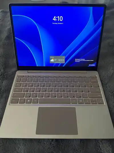 Microsoft Surface Laptop Go