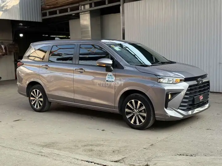 Toyota Avanza 2024 Premio 1.5CVT, серый