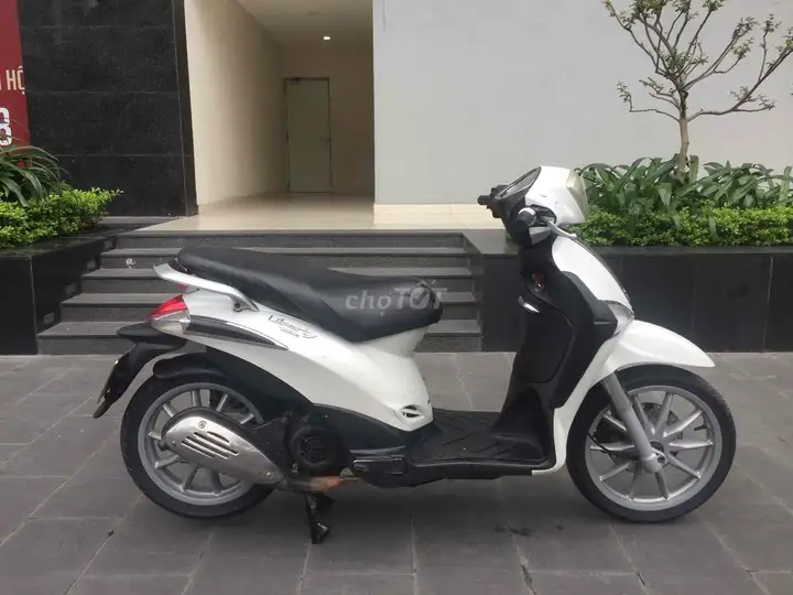 Piaggio Liberty Белый Скутер