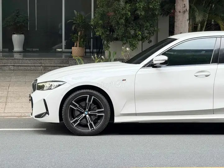 BMW 320i M-Sport 2024 белый автомат