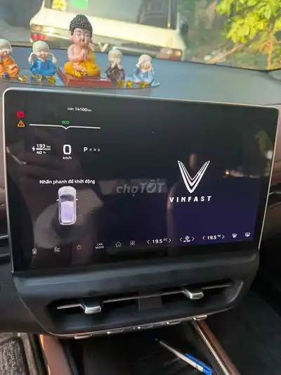 VinFast VF7 Plus полный привод 2025 Красный 14 000 км