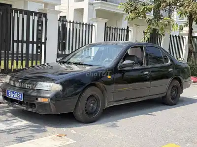 Nissan Bluebird 1993 Черный
