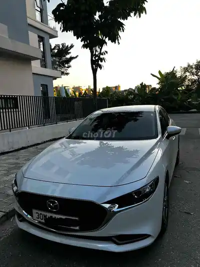Mazda Mazda3 Luxury 2024 белый 17 000 км