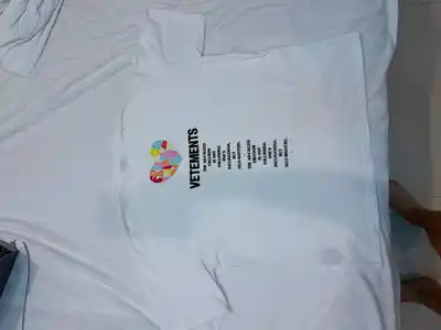 Футболка VETEMENTS размер L