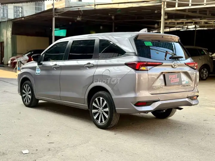 Toyota Avanza 2024 Premio 1.5CVT, серый