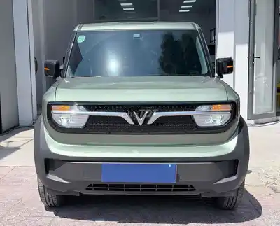 VinFast VF3 2025 зеленый хаки 20 000 км в отличном состоянии